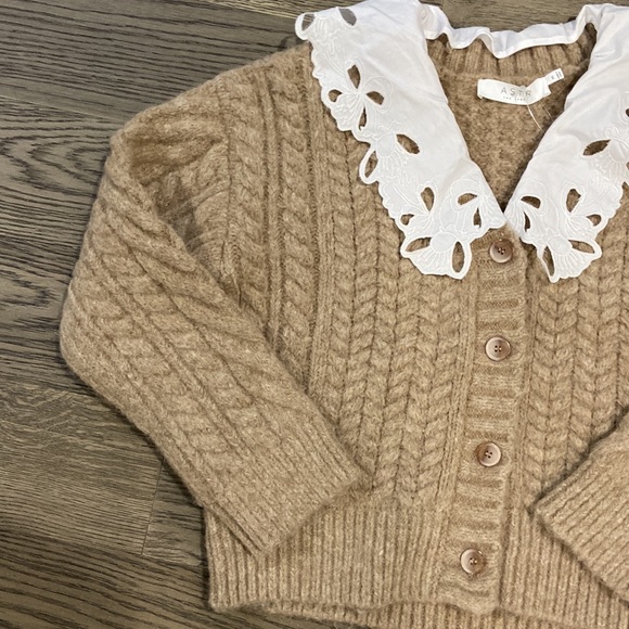 NWOT ASTR The Label Pemberley Oversized Collar Cable Knit Cardigan - Picture 8 of 8